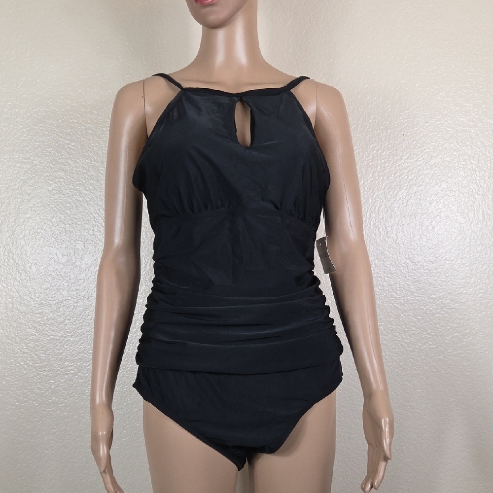 Rosezuzu Black Keyhole Plus Size 1 Piece Swimsuit